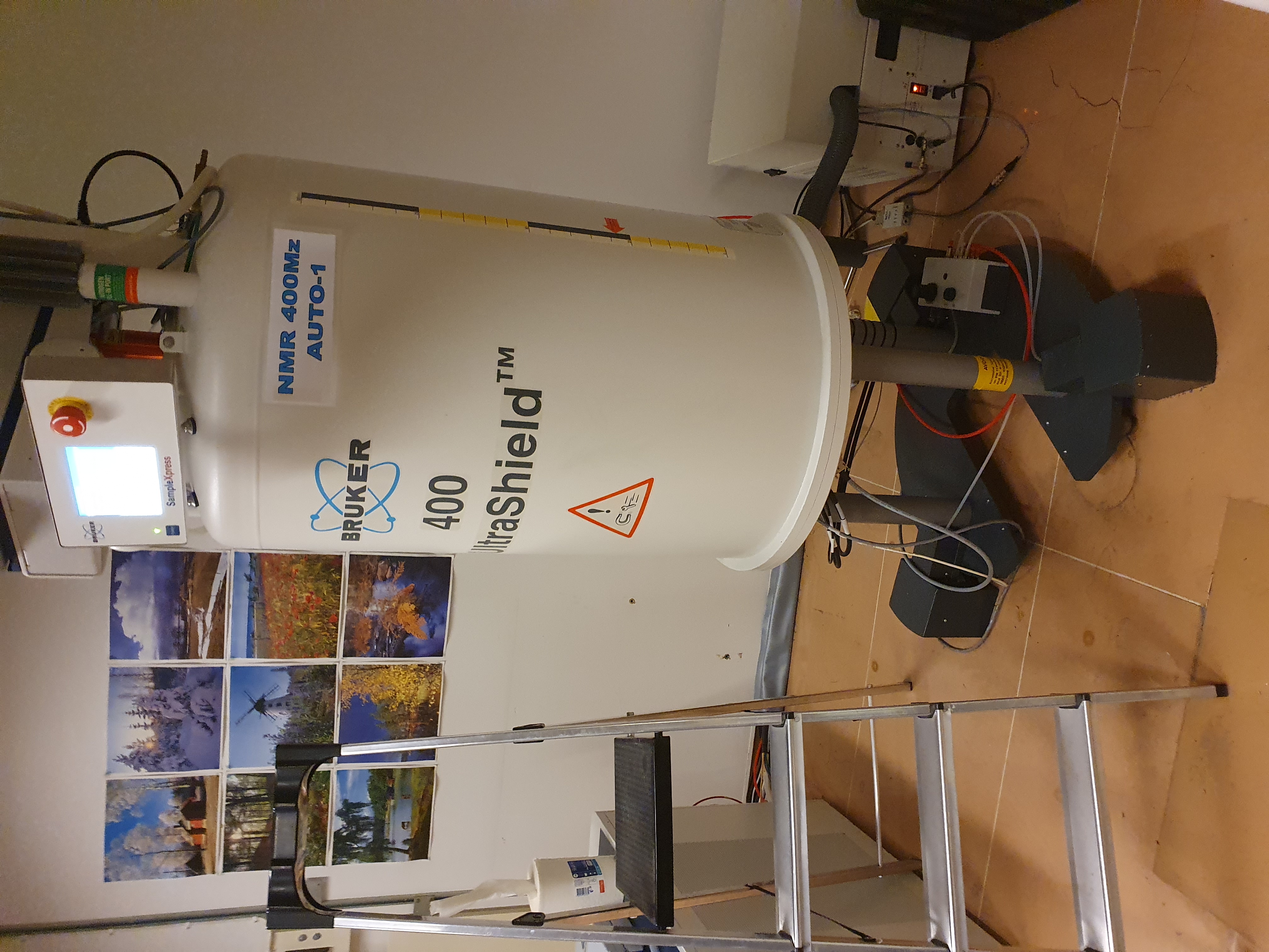 Picture of NMR 400 MHz Auto1